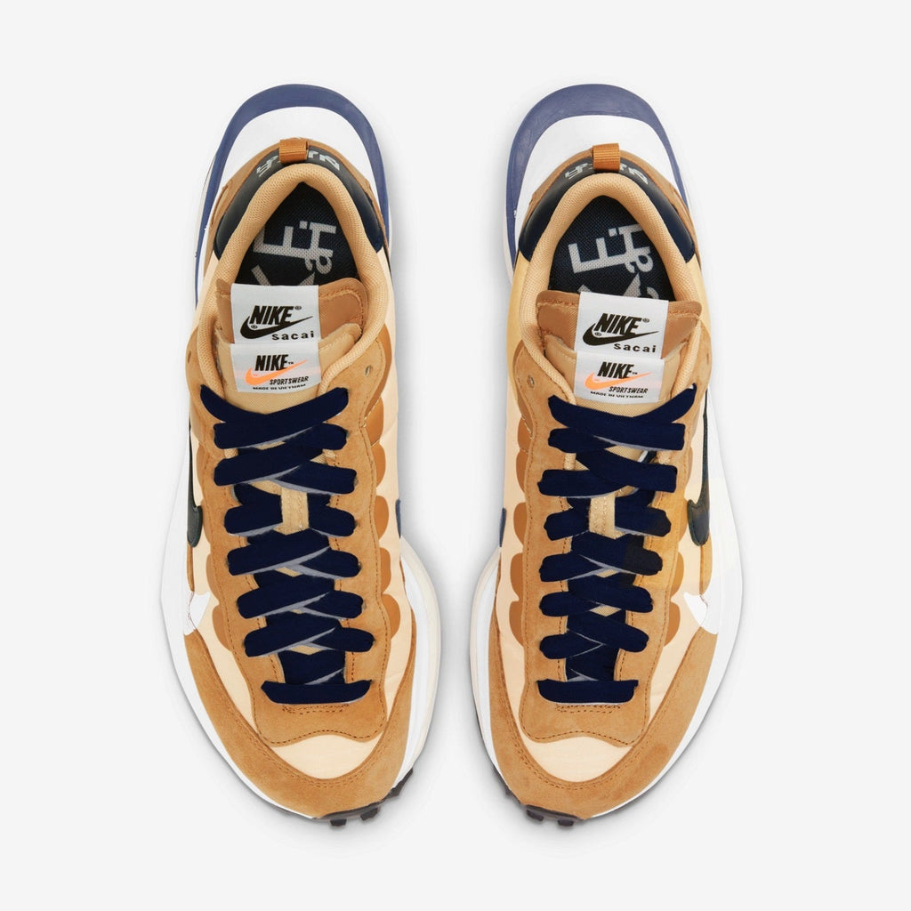 Sesame Khaki Nike sacai VaporWaffle DD1875-200 Sneakers - product image from the listing.