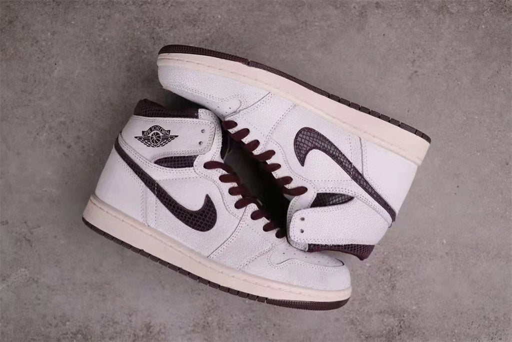Air Jordan 1 High OG Black Toe Reimagined DZ5485-106 - product image from the listing.