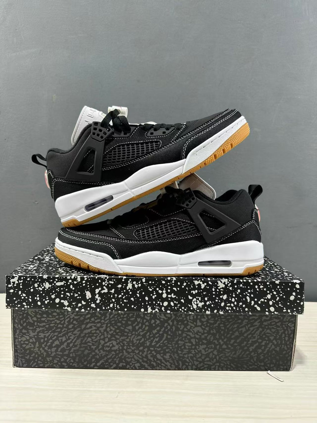 Air Jordan Spizike Low Black White IR2012-001 - product image from the listing.