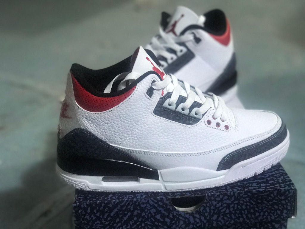 Air Jordan 3 Retro SE Sneakers White Fire Red Black - product image from the listing.