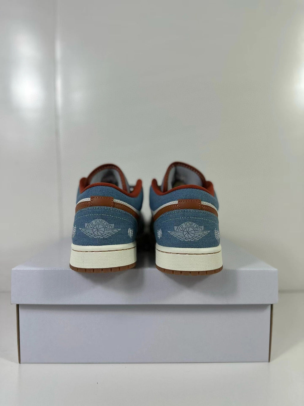 Air Jordan 1 Low Blue White FZ5045-019 - product image from the listing.