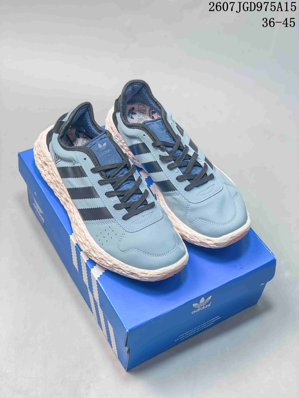 Adidas Originals Zponge Low-Top Sneakers in Blue IH0977 - product image from the listing.