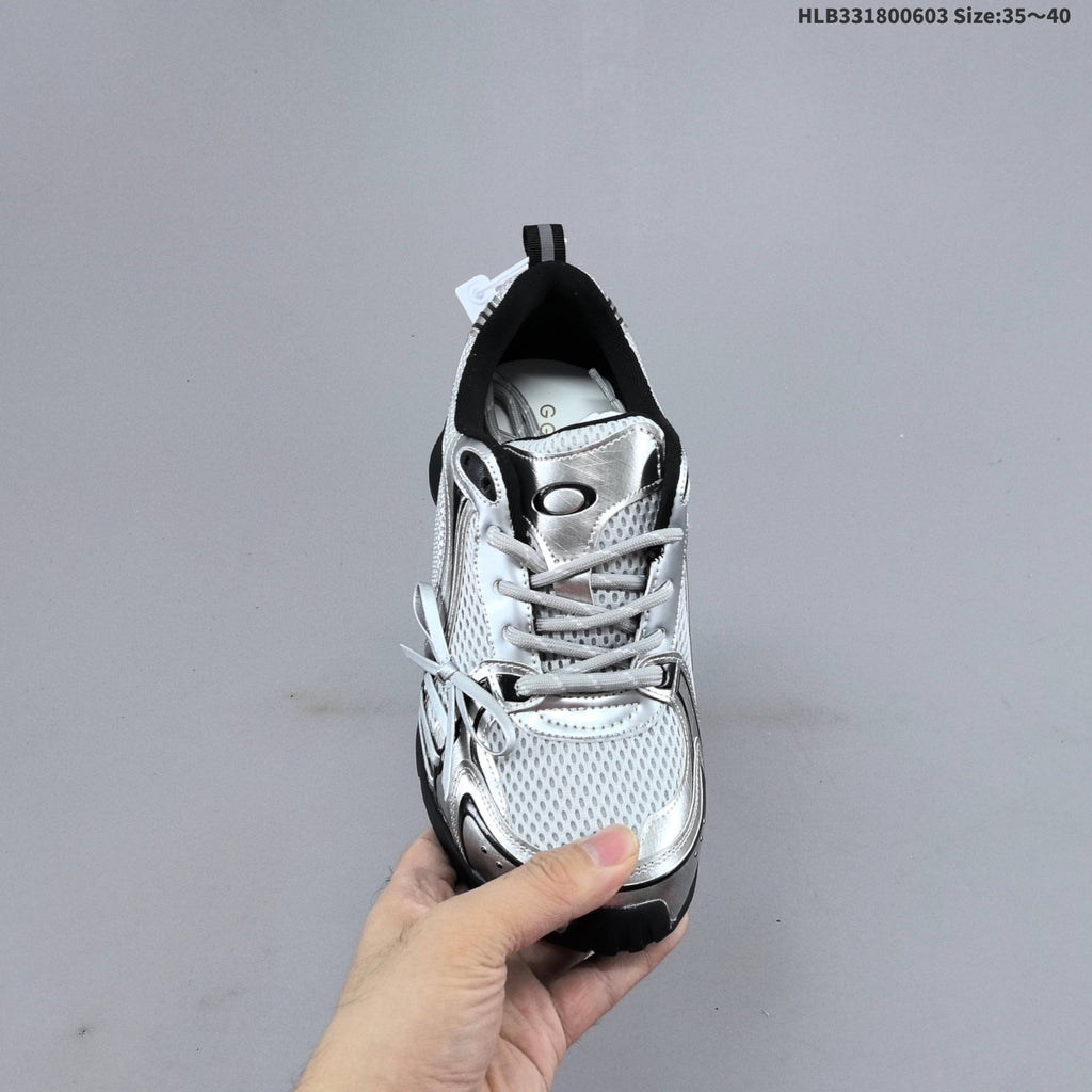 GG-CC Silver Bow Platform Trainers G26U4372F - product image from the listing.