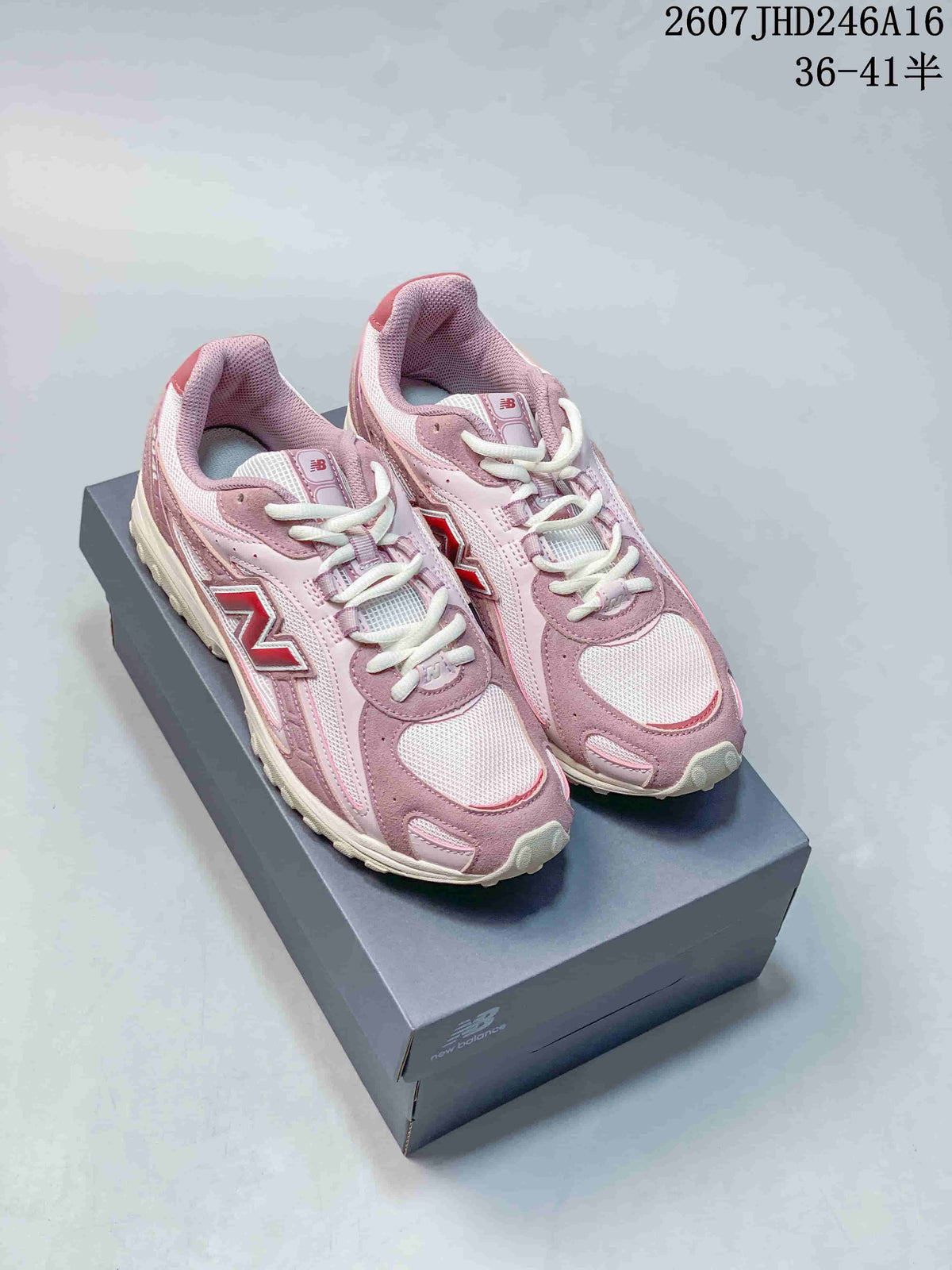 New Balance 204L Low-Top Sneakers in Pink 711360EEU - product image from the listing.