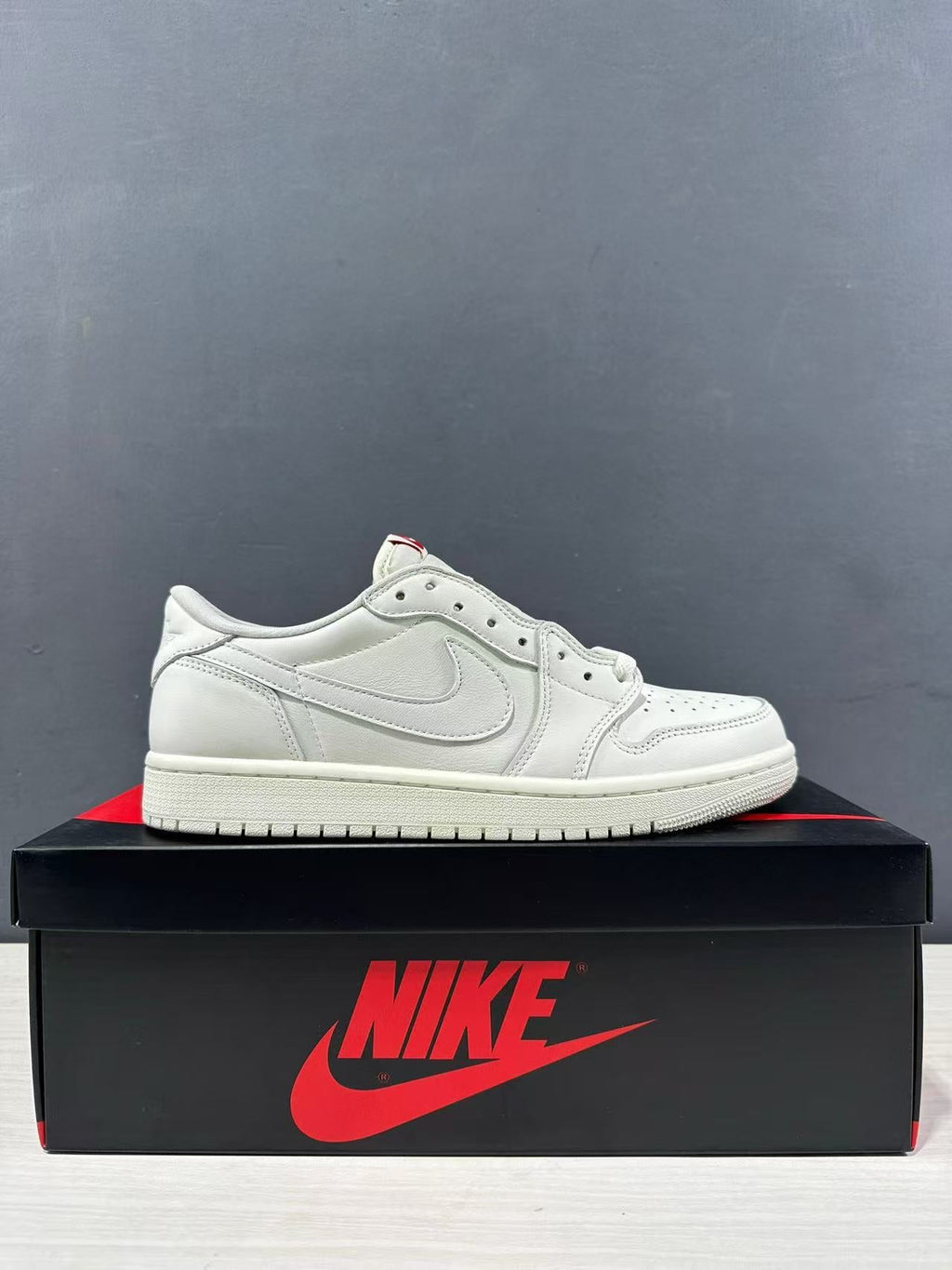 Air Jordan 1 Retro Low OG White HQ6998-100 - product image from the listing.