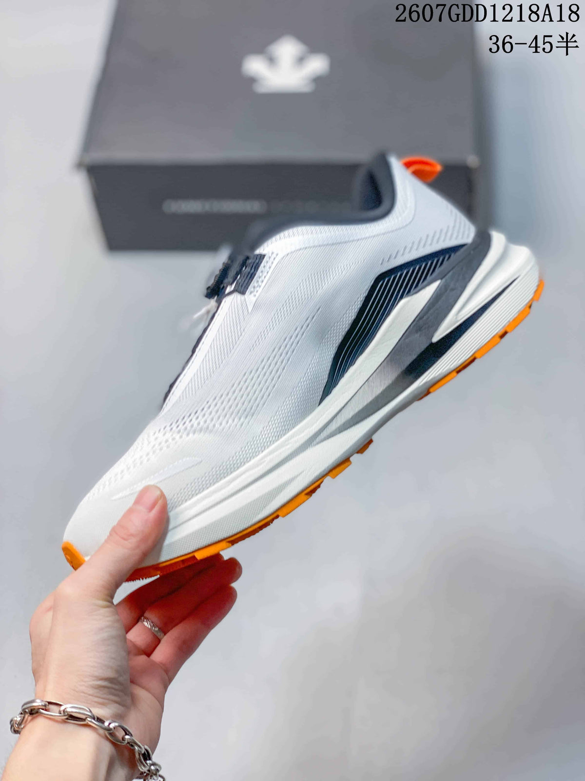 DESCENTE Enerzite Lavitate Trail Wire 3.0 Shoes for Running - product image from the listing.