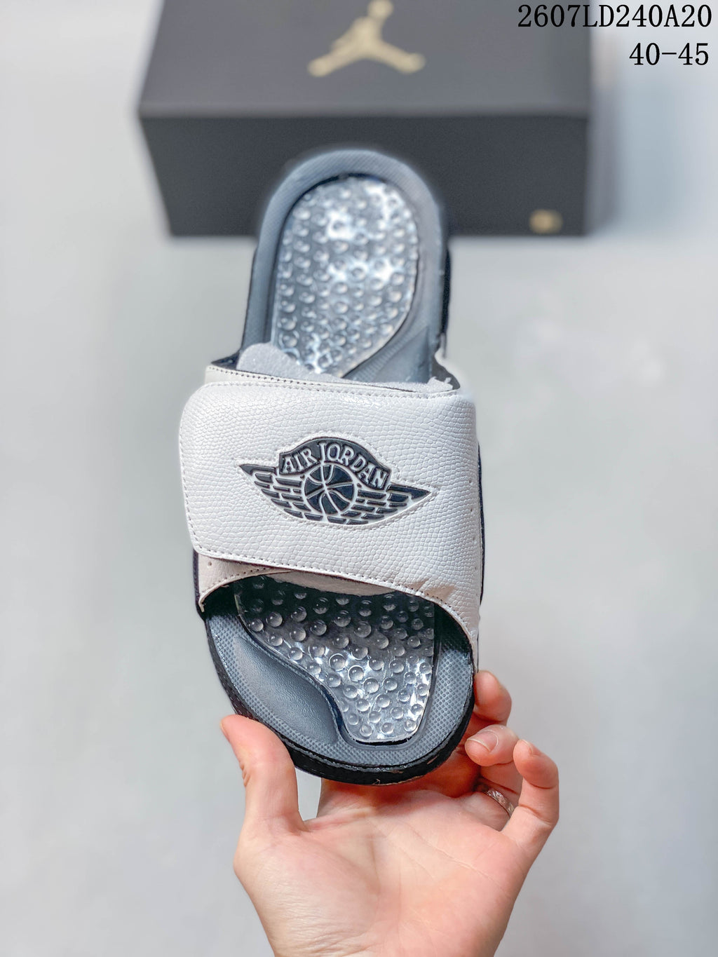 Air Jordan Hydro II Retro Slides White/Navy 2607LD240A20 by Nike - product image from the listing.