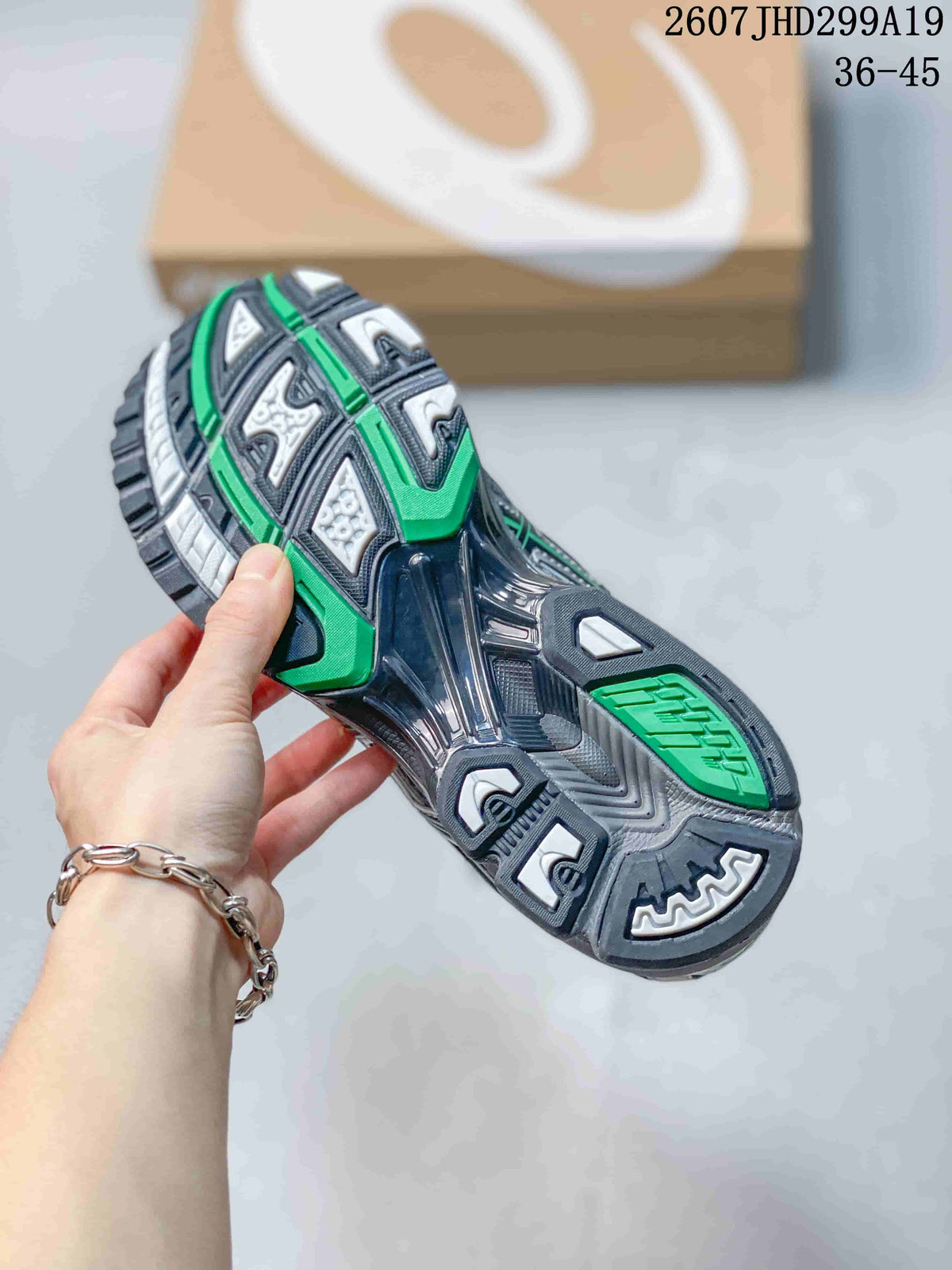 ASICS Gel-Nimbus 10.1 Silver Green Retro Sneakers for Running - product image from the listing.