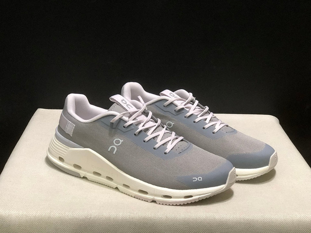On Cloudnova Form 2 Trainers in Fog and Lavender - product image from the listing.