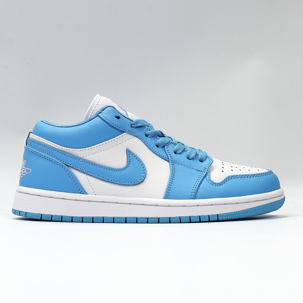 Nike Dunk Low North Carolina Sneakers in Blue AO9944-441 - product image from the listing.