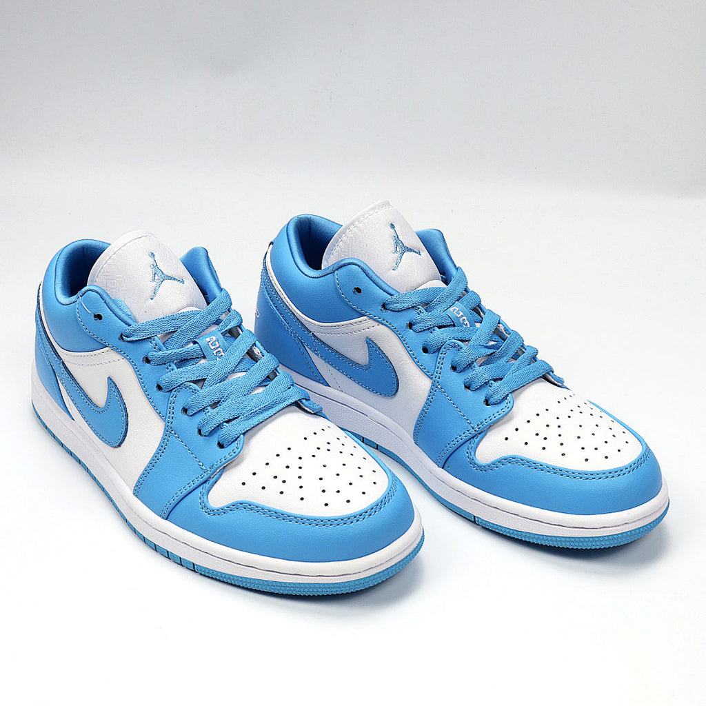 Nike Dunk Low North Carolina Sneakers in Blue AO9944-441 - product image from the listing.