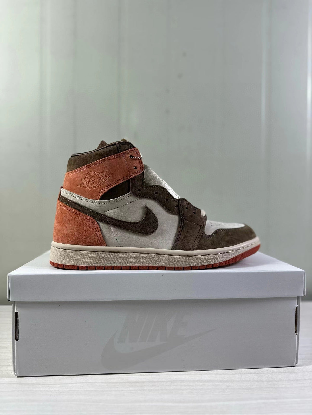 Air Jordan 1 High OG Cacao Wow Sand Drift FQ2941-200 - product image from the listing.