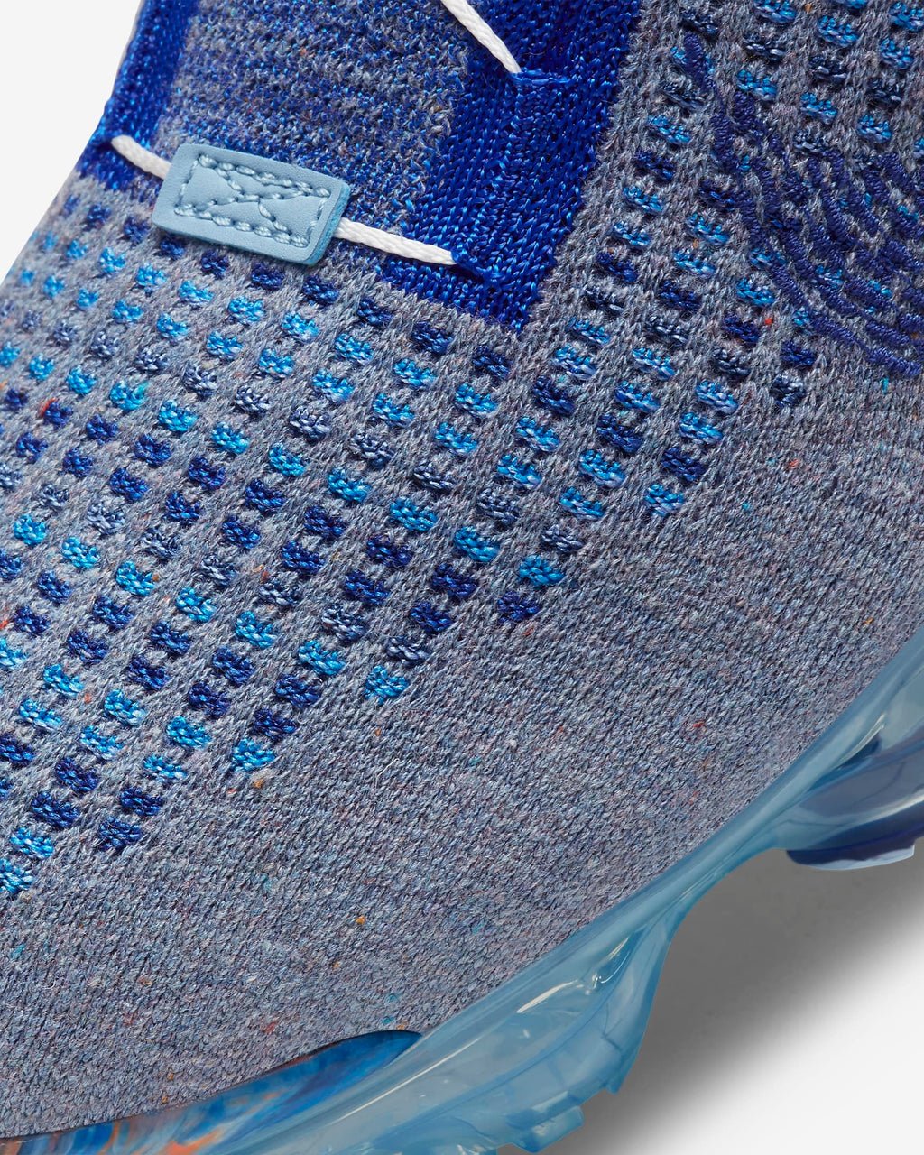Nike Air VaporMax 2020 Flyknit CT1823-400 Trainers - product image from the listing.