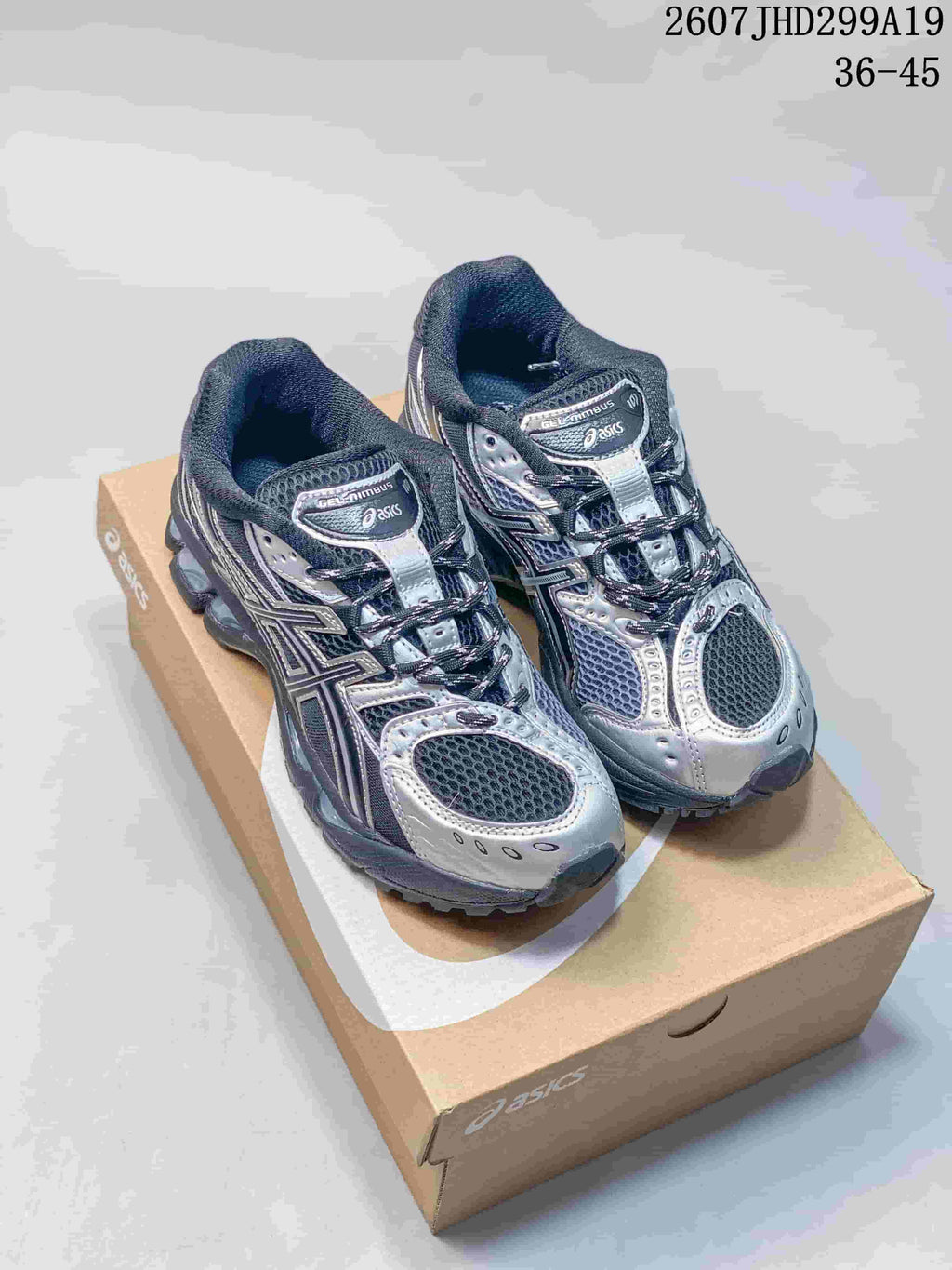 ASICS Gel-Nimbus 10.1 Sneakers in Black Silver 2607JHD299A19 - product image from the listing.