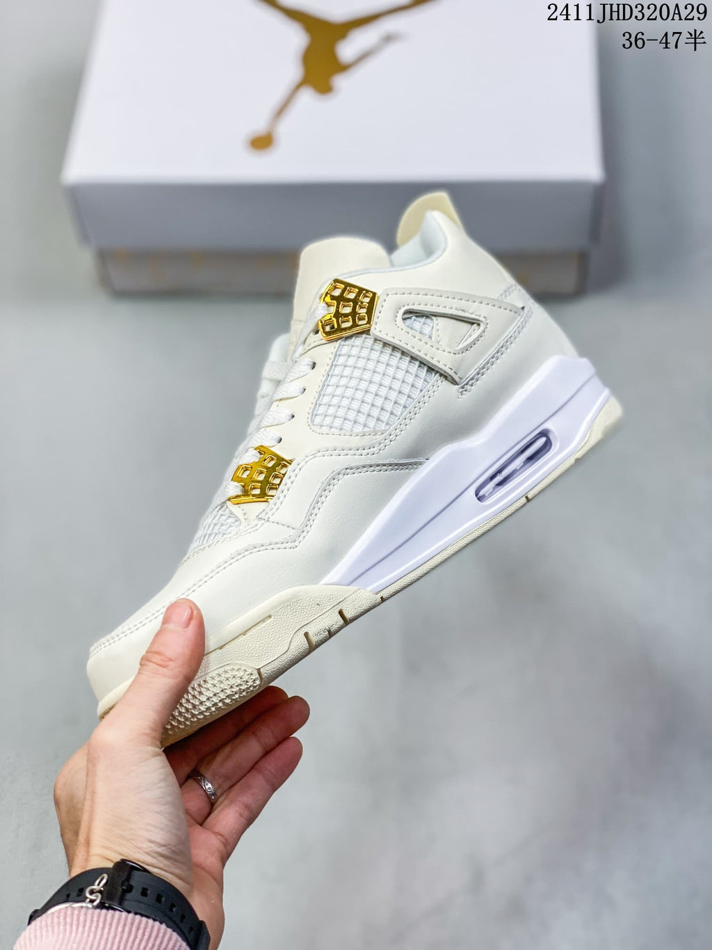 Nike Air Jordan 4 Retro Sneakers in White Gold 2411JHD320A29 - product image from the listing.