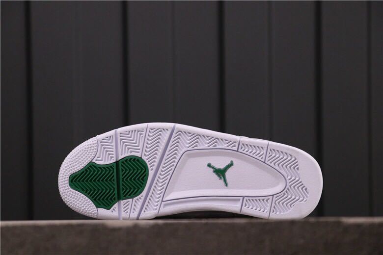 Pine Green Sneakers White/Green - Nike Air Jordan 4 CT8527-113 - product image from the listing.