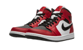 Chicago Black Toe - Jordan 1 Mid 554724 - product image from the listing.