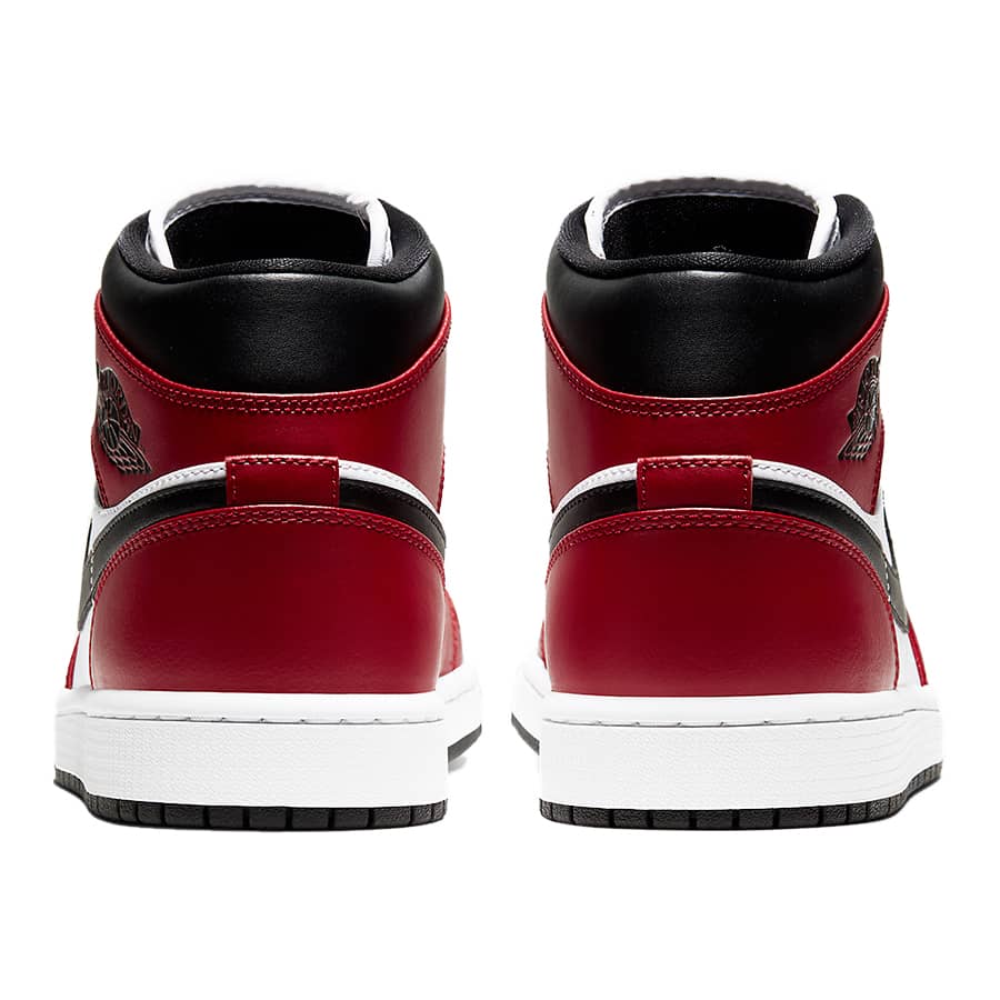 Chicago Black Toe - Jordan 1 Mid 554724 - product image from the listing.