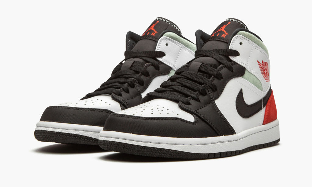 "Red Grey Black Toe" Jordan 1 Mid SE - product image from the listing.