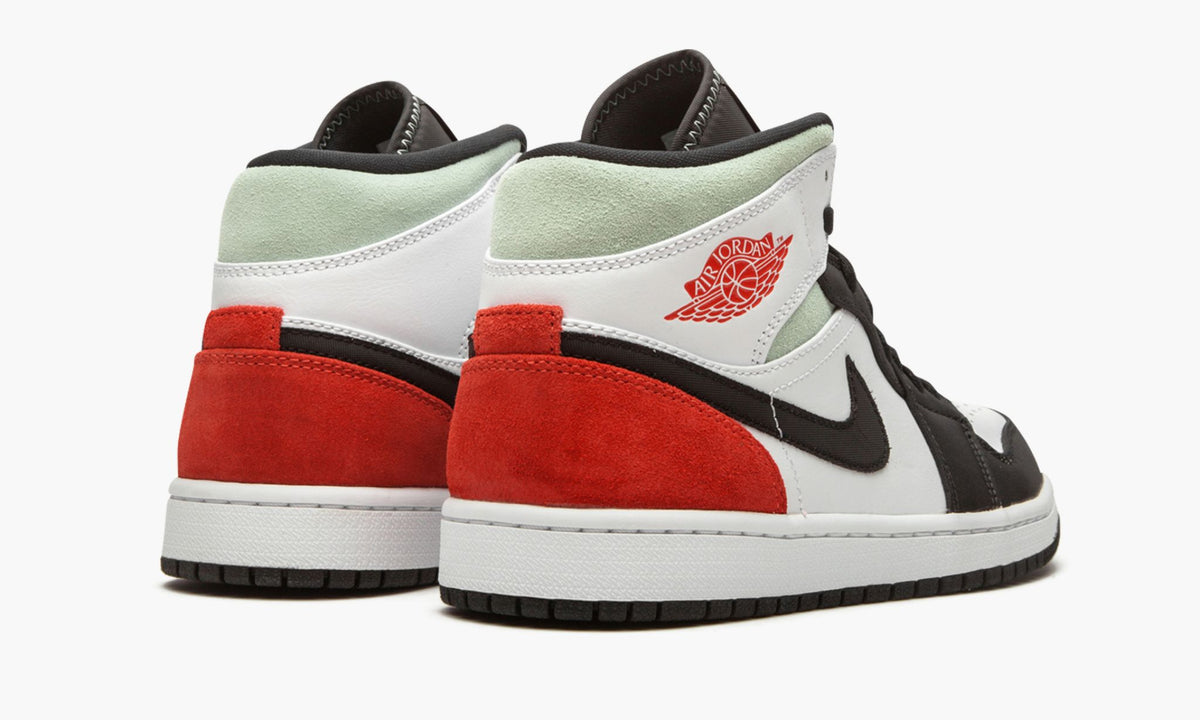 "Red Grey Black Toe" Jordan 1 Mid SE - product image from the listing.