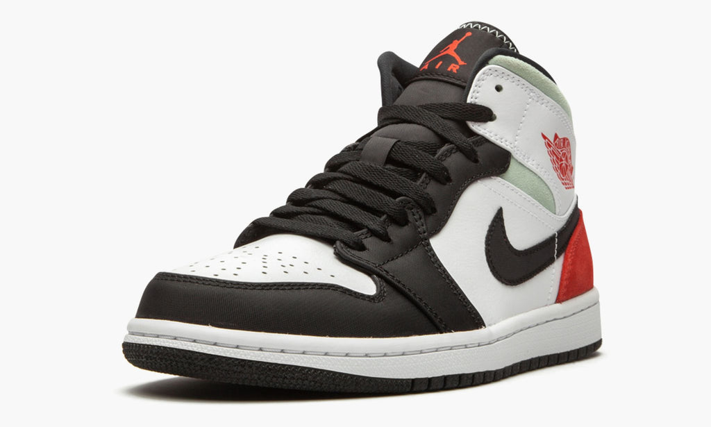 Red Grey Black Toe - Jordan 1 Mid SE - product image from the listing.