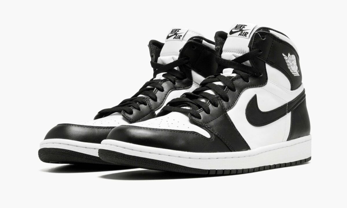 Jordan 1 Retro High OG in Black White - product image from the listing.