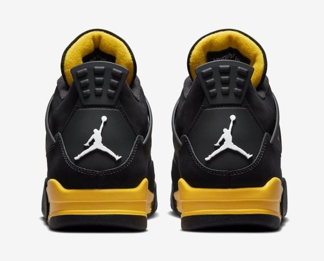 Thunder (2023) - Jordan 4 Retro - product image from the listing.