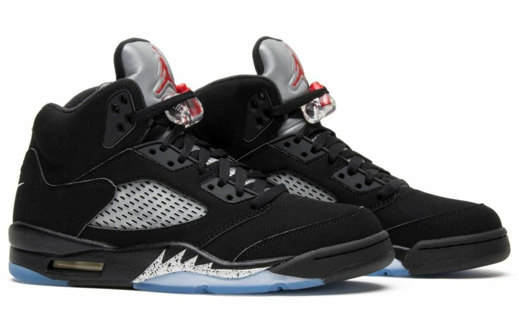 Jordan 5 Retro in Black Metallic - product image from the listing.