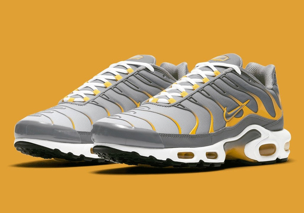 Particle Grey Dark Sulphur - Nike Air Max Plus - product image from the listing.