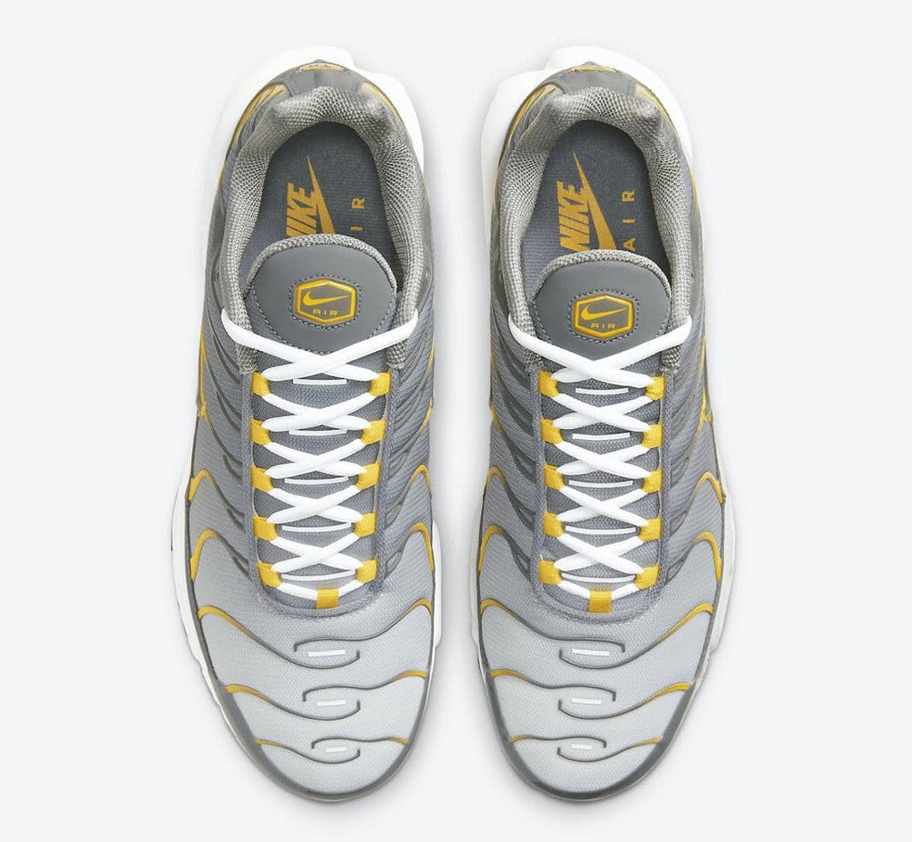 Particle Grey Dark Sulphur - Nike Air Max Plus - product image from the listing.