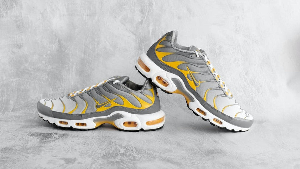 Particle Grey Dark Sulphur - Nike Air Max Plus - product image from the listing.