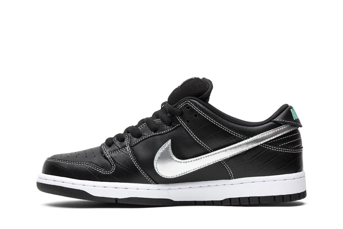 SB Dunk Low Diamond Supply Co Black Diamond by Nike - product image from the listing.