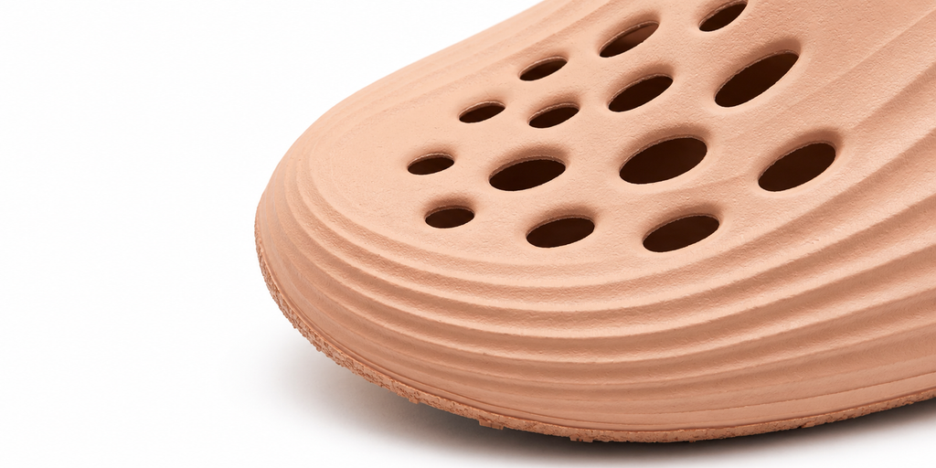"Rose Gold" Nike ReactX Rejuven8 - product image from the listing.