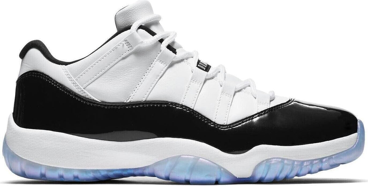 Air Jordan 11 Retro Low Emerald - Size 13 - product image from the listing.