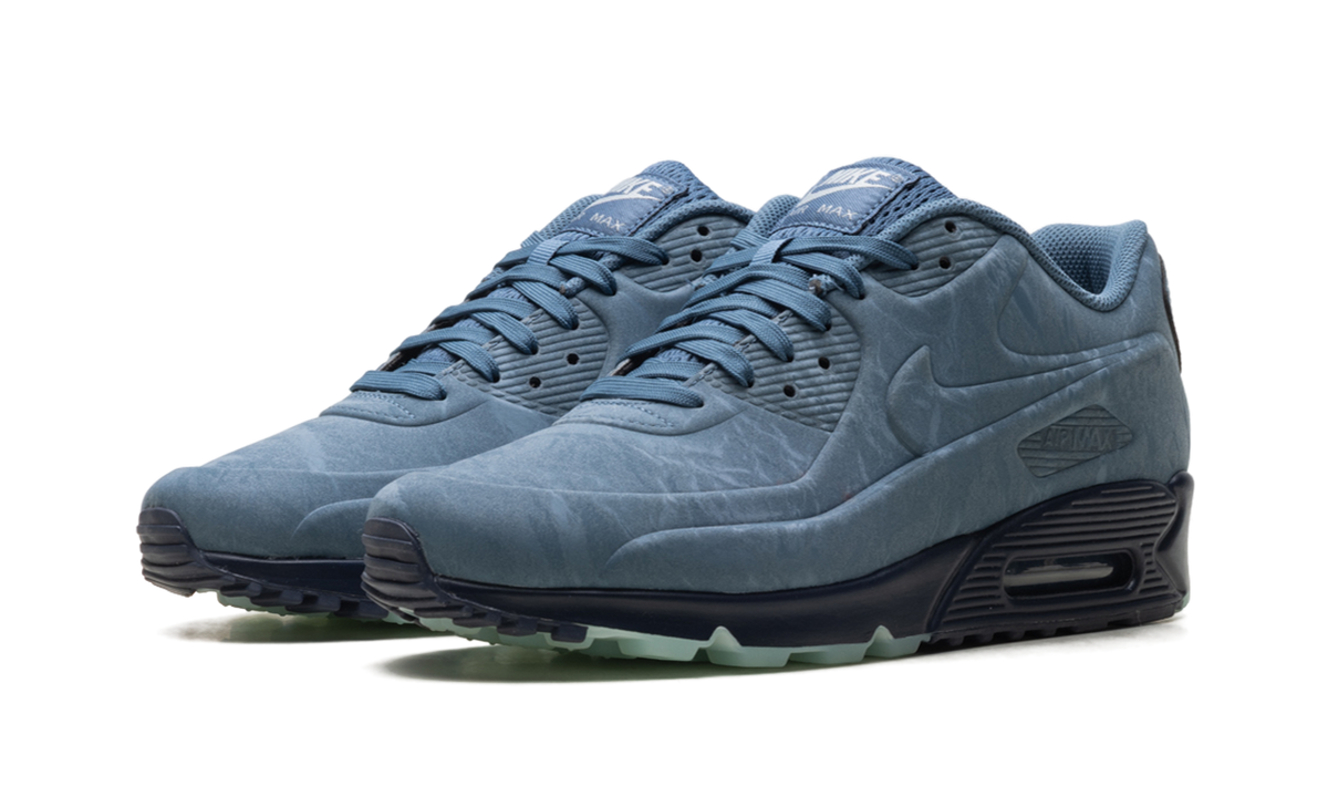 "Thunderstorm" Air Max 90 HQ1970 400 - product image from the listing.